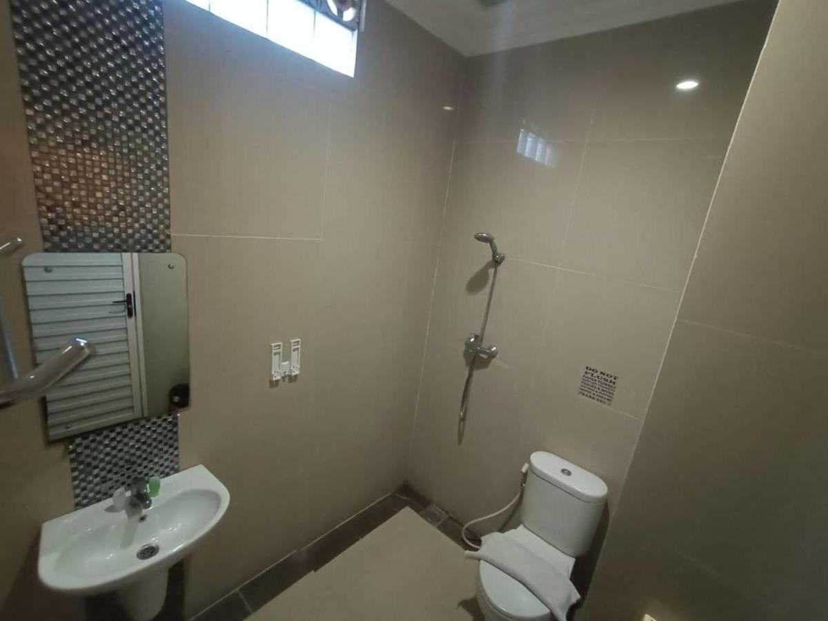 Oyo 90473 Gowin Hotel Kuta  Luaran gambar