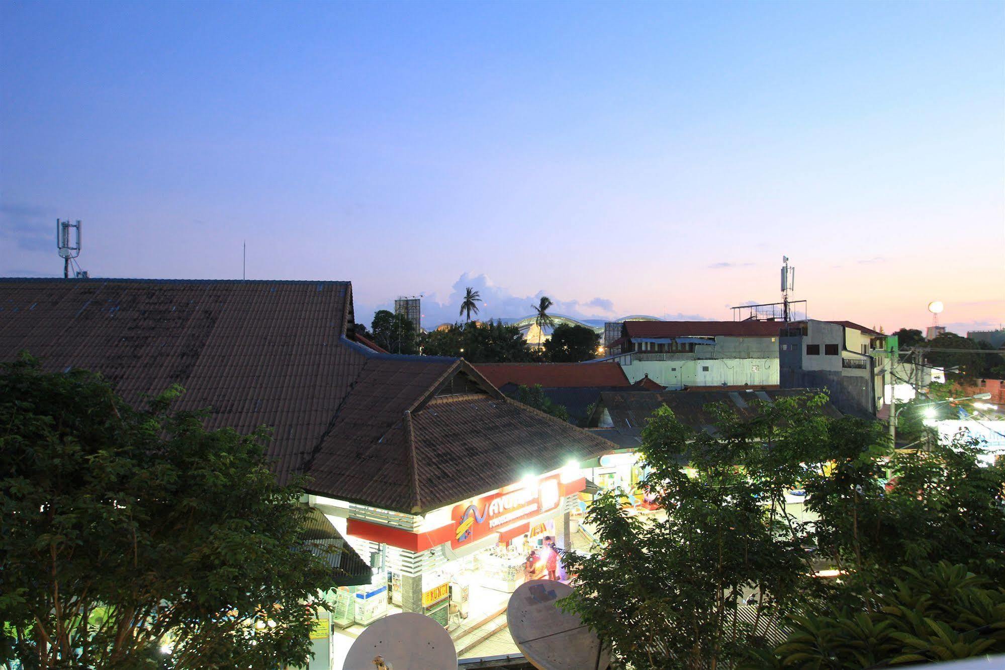 Oyo 90473 Gowin Hotel Kuta  Luaran gambar