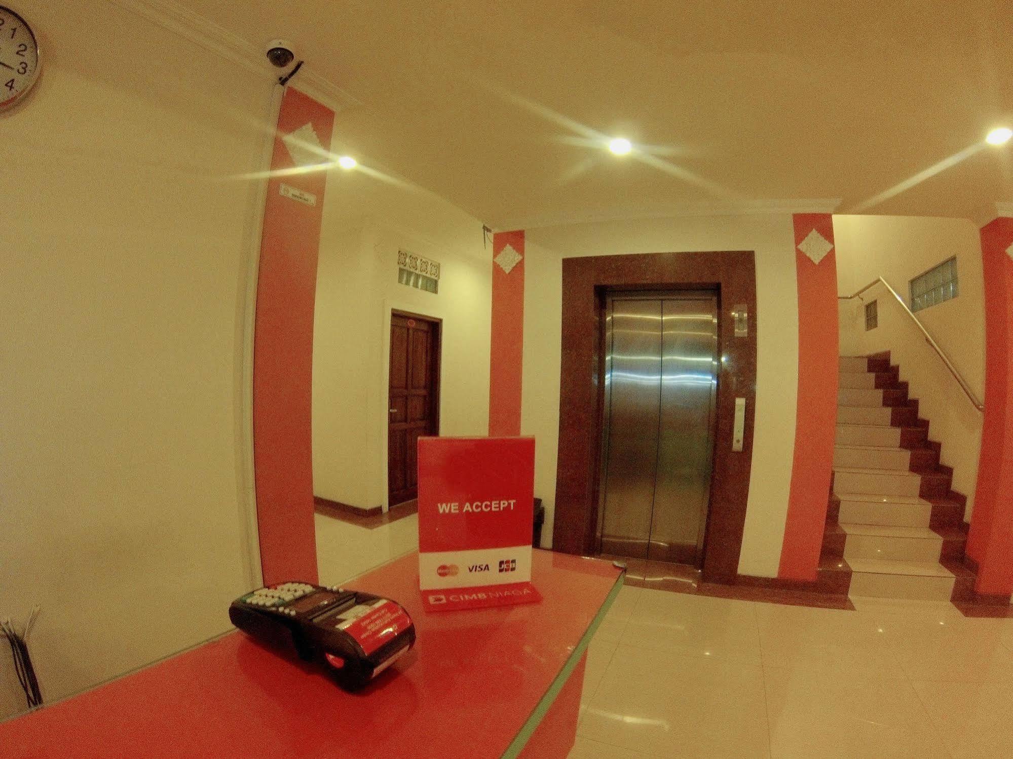 Oyo 90473 Gowin Hotel Kuta  Luaran gambar