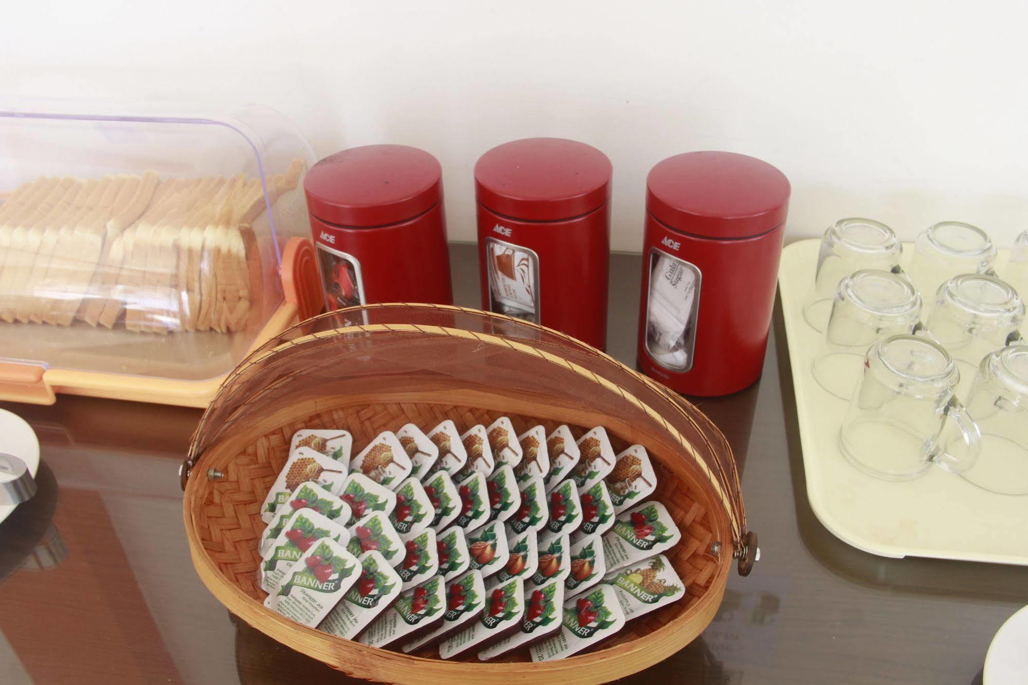 Oyo 90473 Gowin Hotel Kuta  Luaran gambar