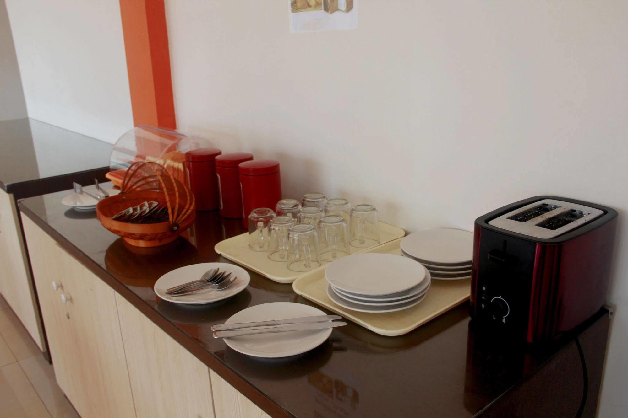 Oyo 90473 Gowin Hotel Kuta  Luaran gambar